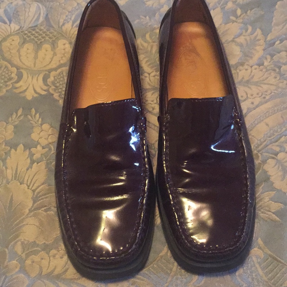 Tod's chocolate color loafers